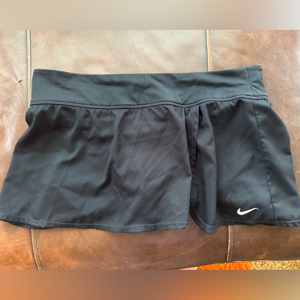 Nike Women’s Black swim skirt Dri-FIT size Large bathing suit bottom